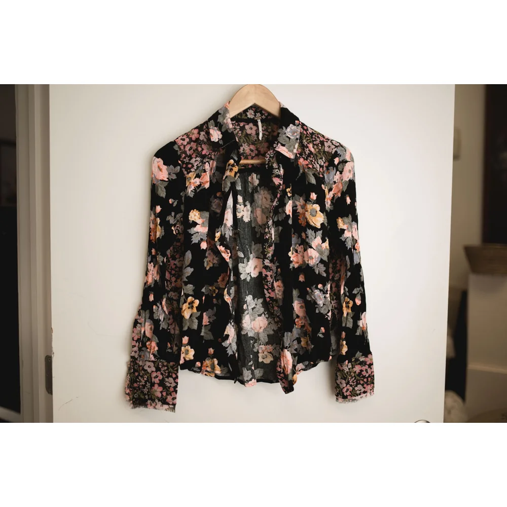 Women's Free People Hold On To Me Floral Print Black Floral Button Down Shirt XS